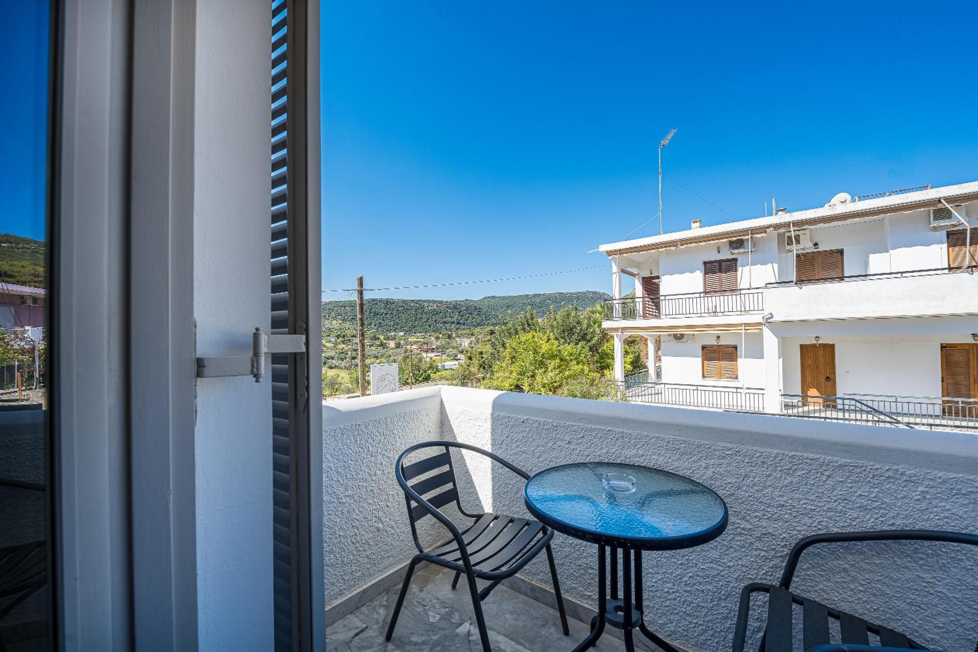 Erato Hotel Agia Marina  Exterior photo
